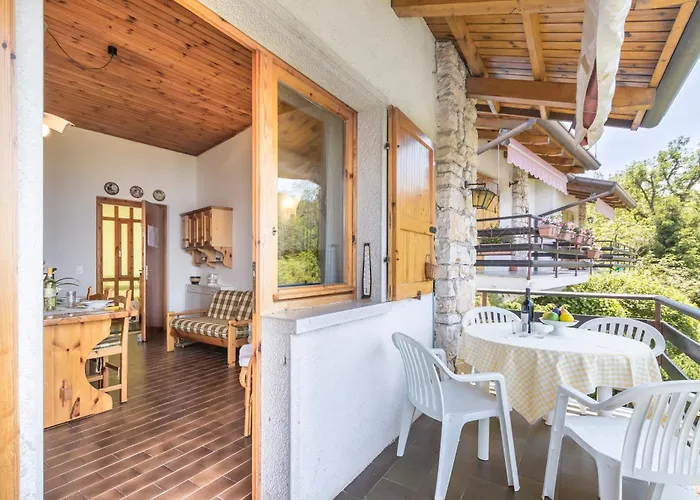 Casa Bella Vista Mit Balkon 산 제노 디 몬타냐